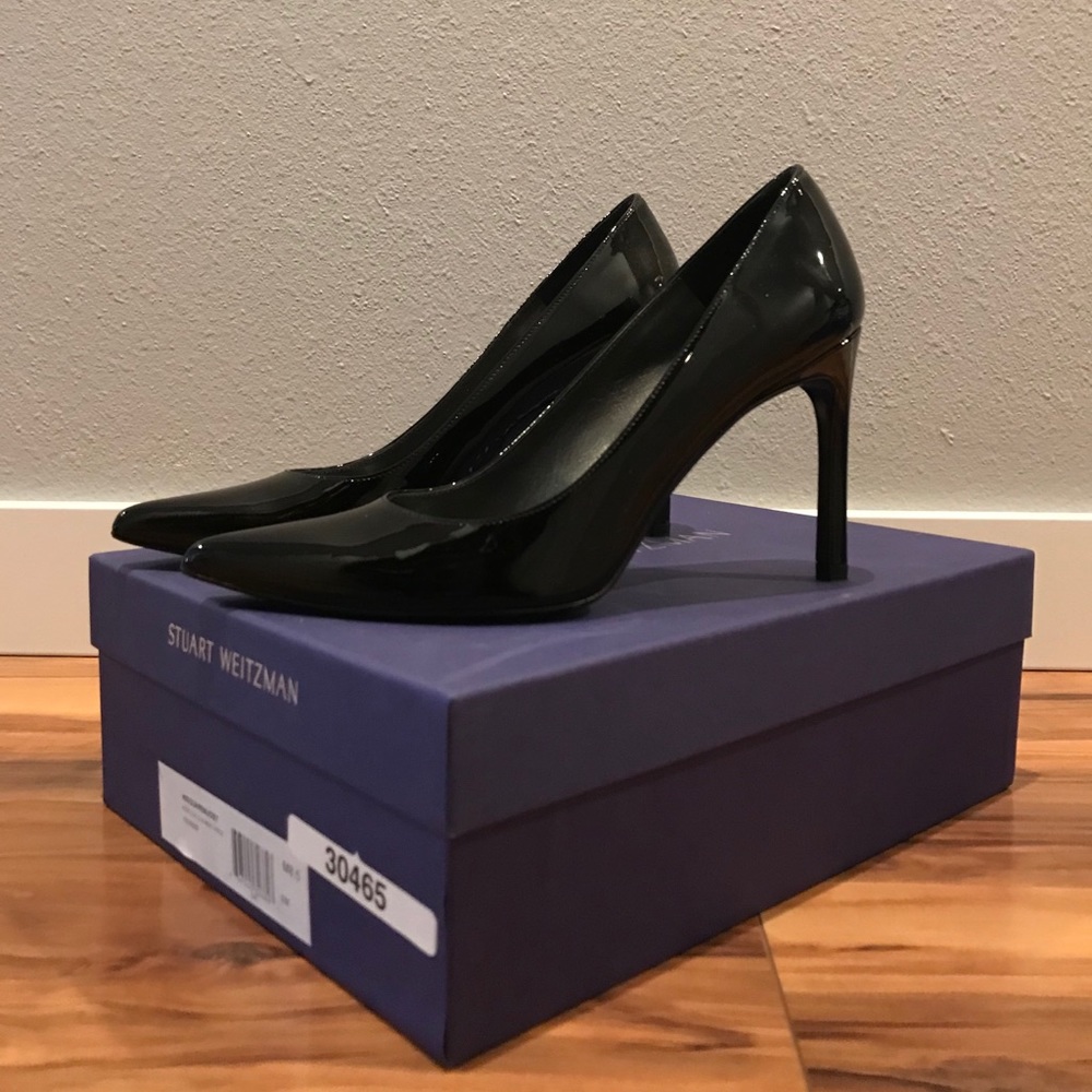 SOLD ON DEPOP | Stuart Weitzman Black Pumps